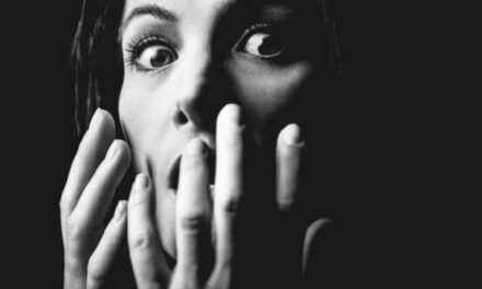 Meininger Staatstheater: Through his teeth - Archiviert