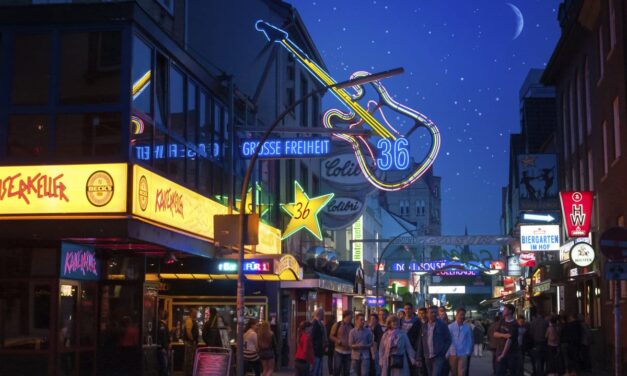 Die Reeperbahn auf St. Pauli