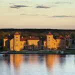 Schloss Rheinsberg: Der Musenhof am Grienericksee