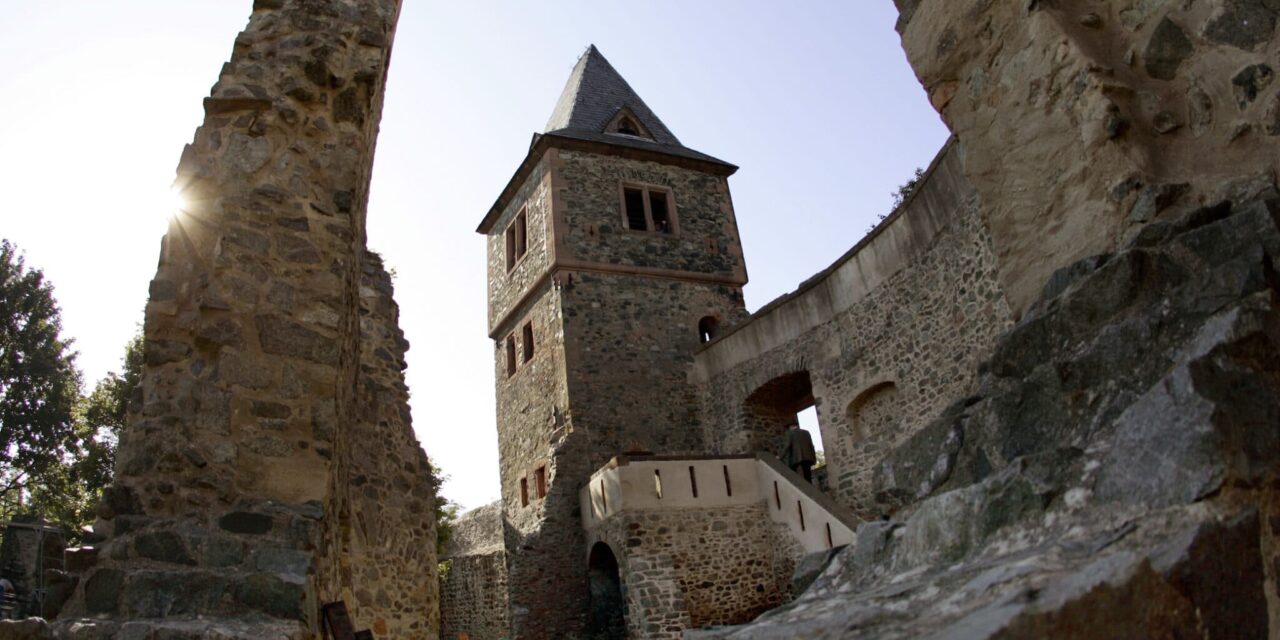 Burg Frankenstein – die gruseligste Ruine Deutschlands in Darmstadt - Archiviert