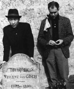 dolf Frohner mit Park Seo Bo am Grab von Vincent van Gogh, Auvers-sur-Oise, 1961 © Frohner Stiftung