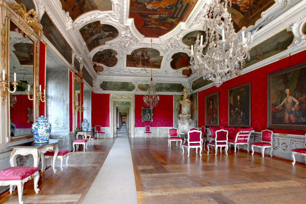 Enfilade, Foto: Universalmuseum Joanneum/ Foto Peter Gradischnigg