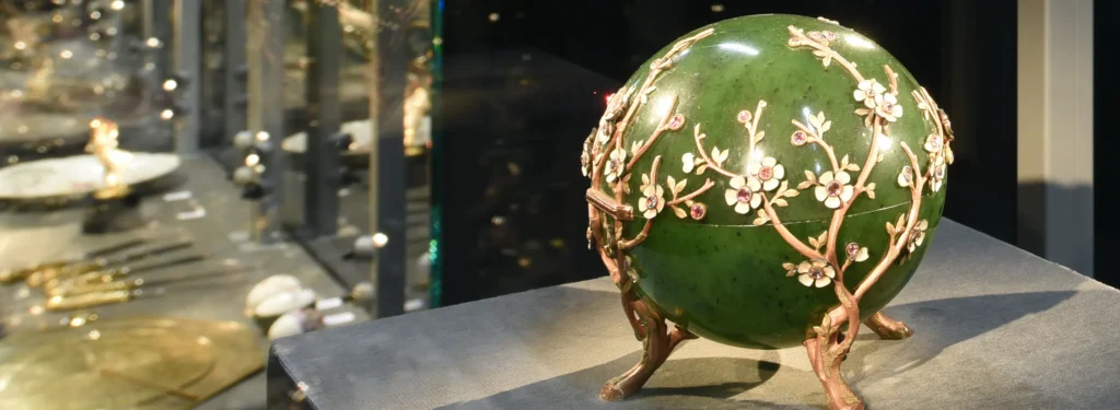 Einblick in die Liechtensteinische SchatzKammer, das berühmte „Apfelblütenei” von Fabergé © Liechtensteinisches Landesmuseum