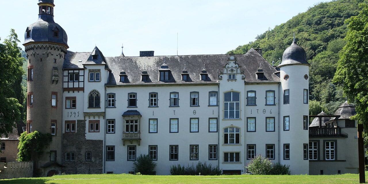 Schloss Burg Namedy in Andernach