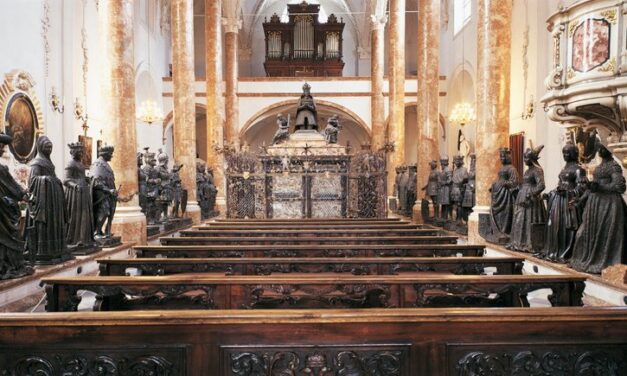 Die Hofkirche Innsbruck und die „Schwarzen Mander”