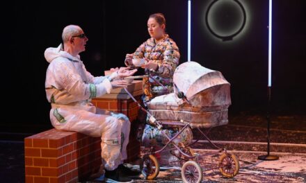 Saarländisches STAATSTHEATER: EINE KURZE CHRONIK DES KÜNFTIGEN CHINA - Archiviert