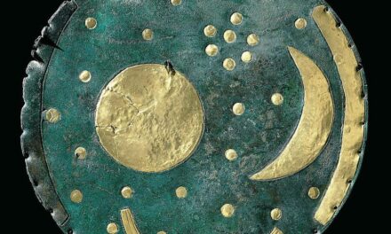 Landesmuseum für Vorgeschichte Halle: Die originale Himmelsscheibe von Nebra bestaunen