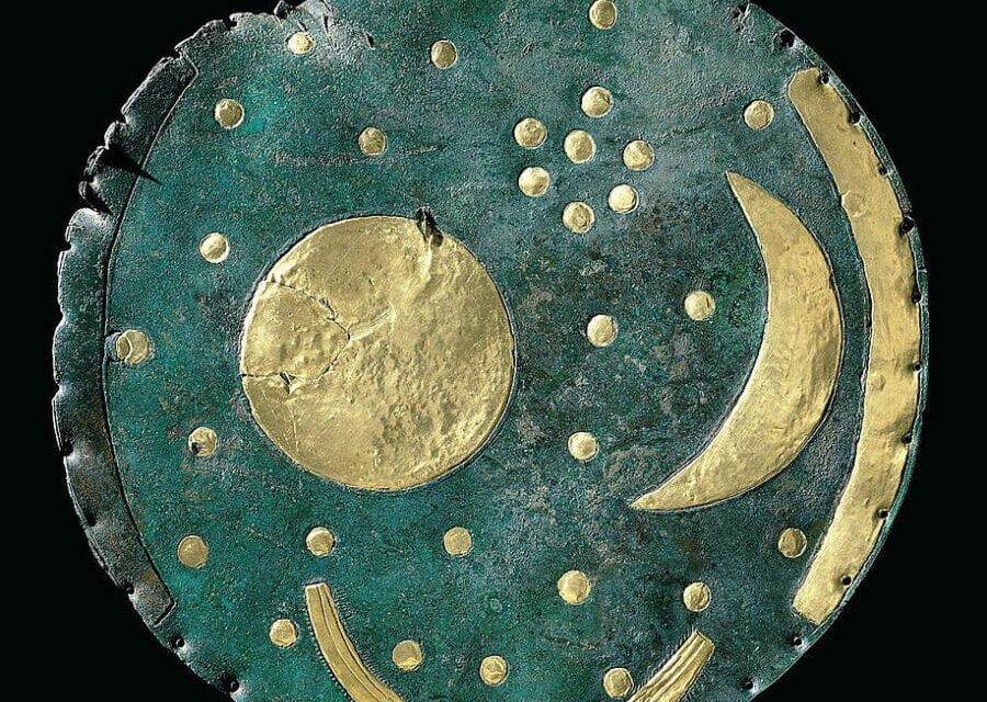 Landesmuseum für Vorgeschichte Halle: Die originale Himmelsscheibe von Nebra bestaunen