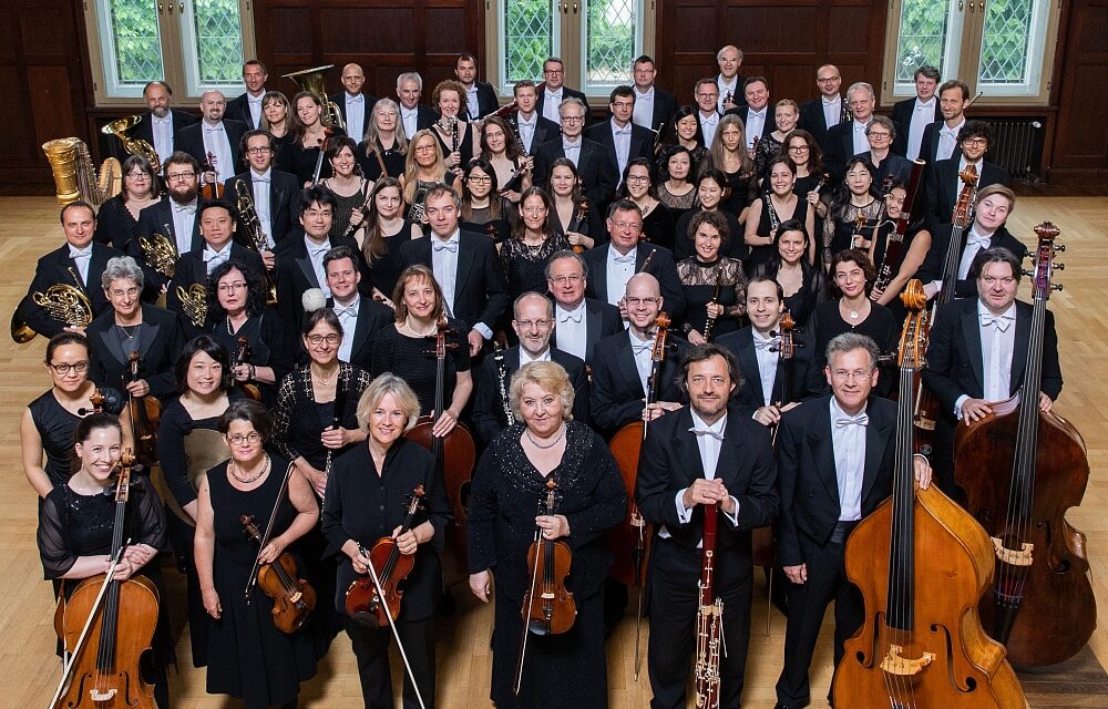 Konzert in der Rhein-Mosel-Halle in Koblenz: Mehr Musik mit festlichem Glanz - Archiviert