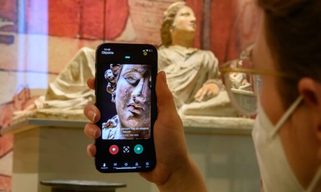 Tindern im Museum in Karlsruhe