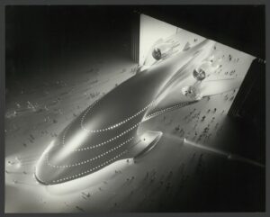 Luigi Colani, Modellfotografie des Großraum-Passagierflugzeugs „Megalodon“ 1977, Sammlung POPDOM © Colani Design Germany GmbH