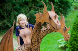 Faszinierende Wesen aus Metall im Kurpark Bad Hall © Bachoffner