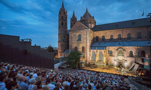 Nibelungen-Festspiele 2022: Uraufführung „Hildensaga. Ein Königinnendrama“