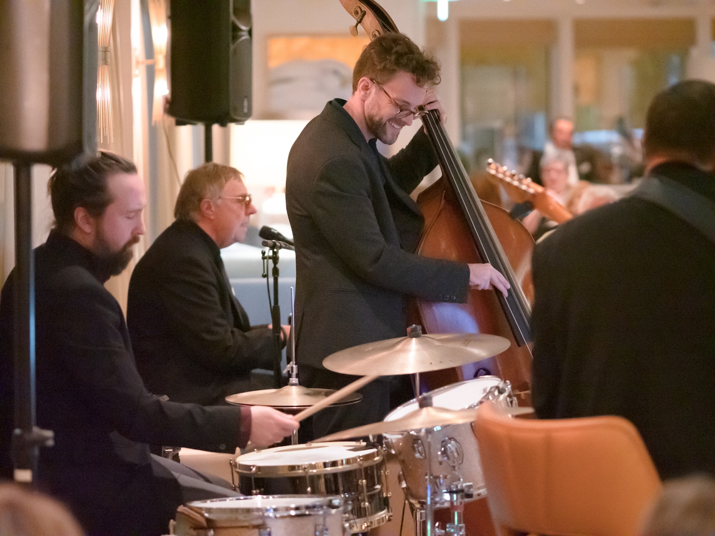 An Bord der „Empress” bringen Max Neissendorfer & Band die unsterblichen Songs Frank Sinatras zum Swingen. © obs/Reisebüro Mittelthurgau Fluss- und Kreuzfahrten