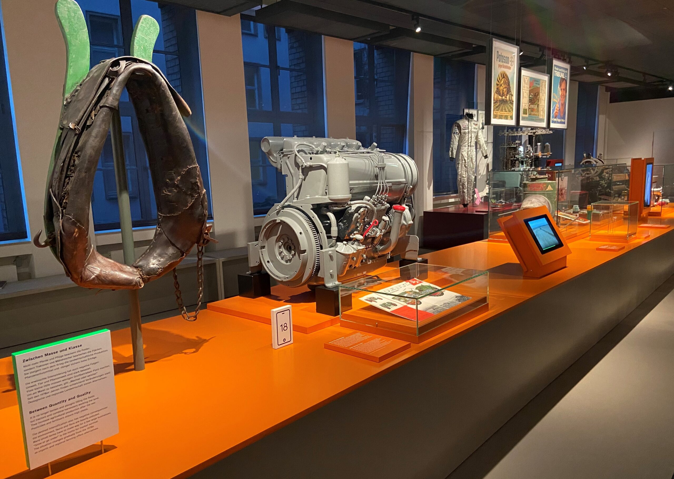 Einblick in die Jubiläumsausstellung © Stiftung Haus der Geschichte Nordrhein-Westfalen, Foto: Axel Thünker