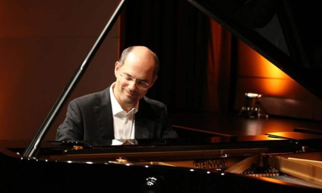 Stadthalle Gunzenhausen: Pianist Dinis Schemann spielt Beethoven