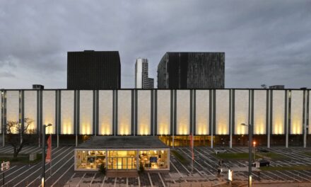 Das Nationaltheater Mannheim: Gott Vater Einzeltäter - Archiviert