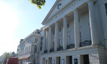 Theater Bremen: Der Russe ist einer, der Birken liebt - Archiviert