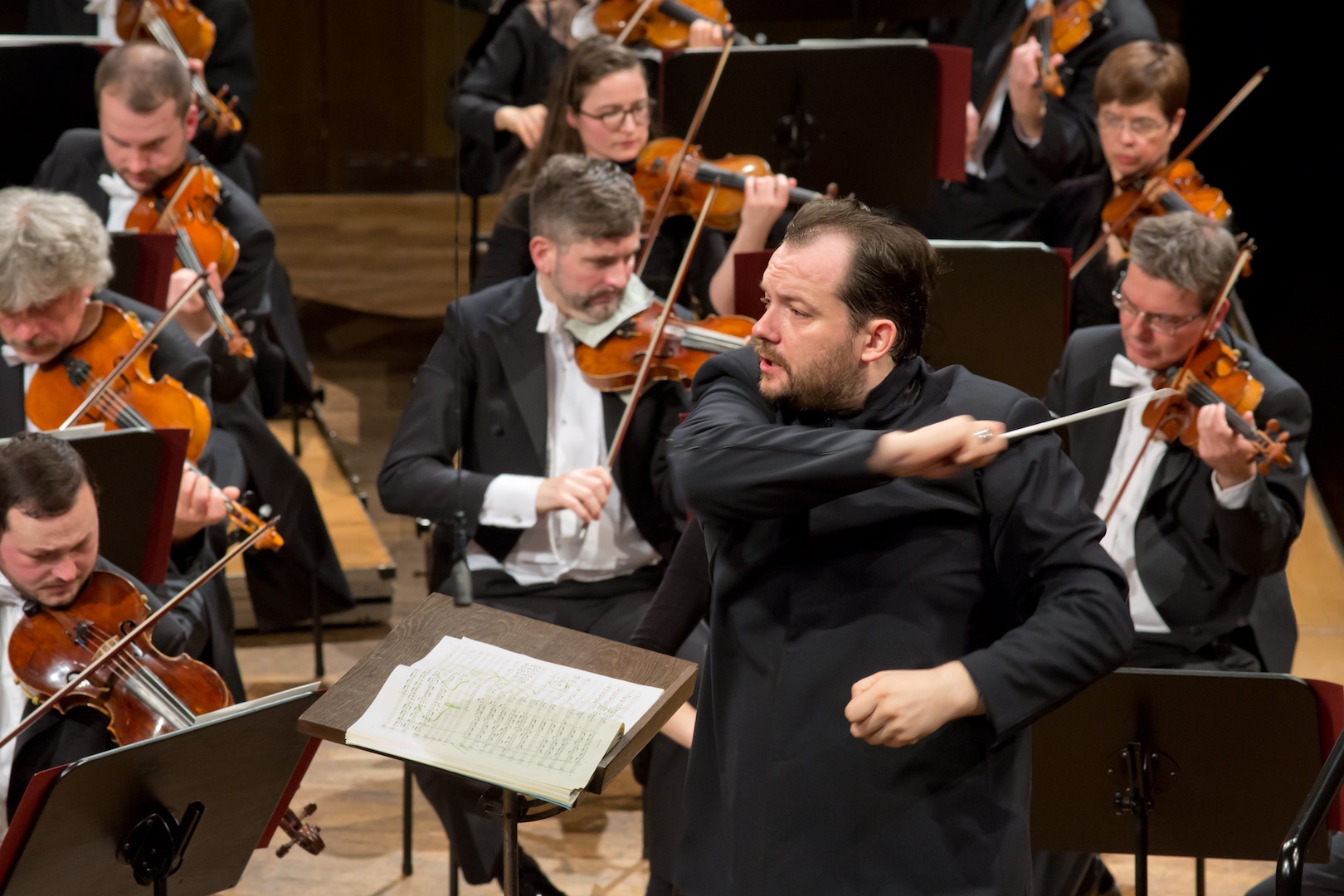 Andris Nelsons und das Gewandhausorchester © Gert Mothes