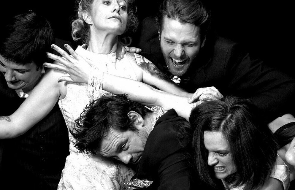 Schauspielhaus Salzburg: Das Perfekte Geheimnis - Archiviert