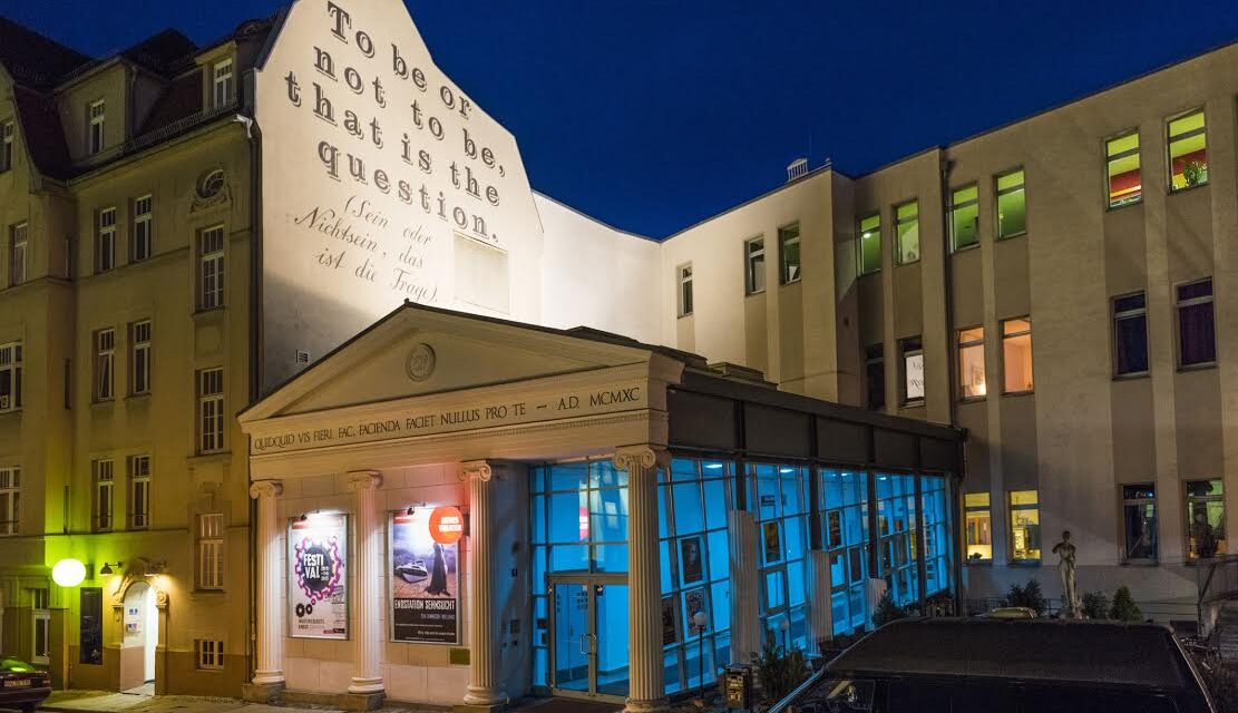 Neues Theater Halle: Und plötzlich waren wir frei - Archiviert