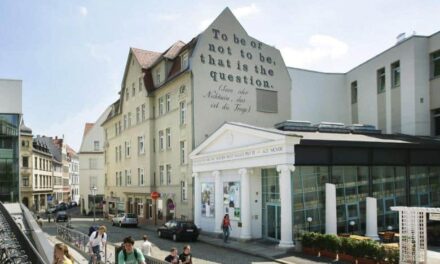 Thalia Theater Halle: 2001 - Archiviert