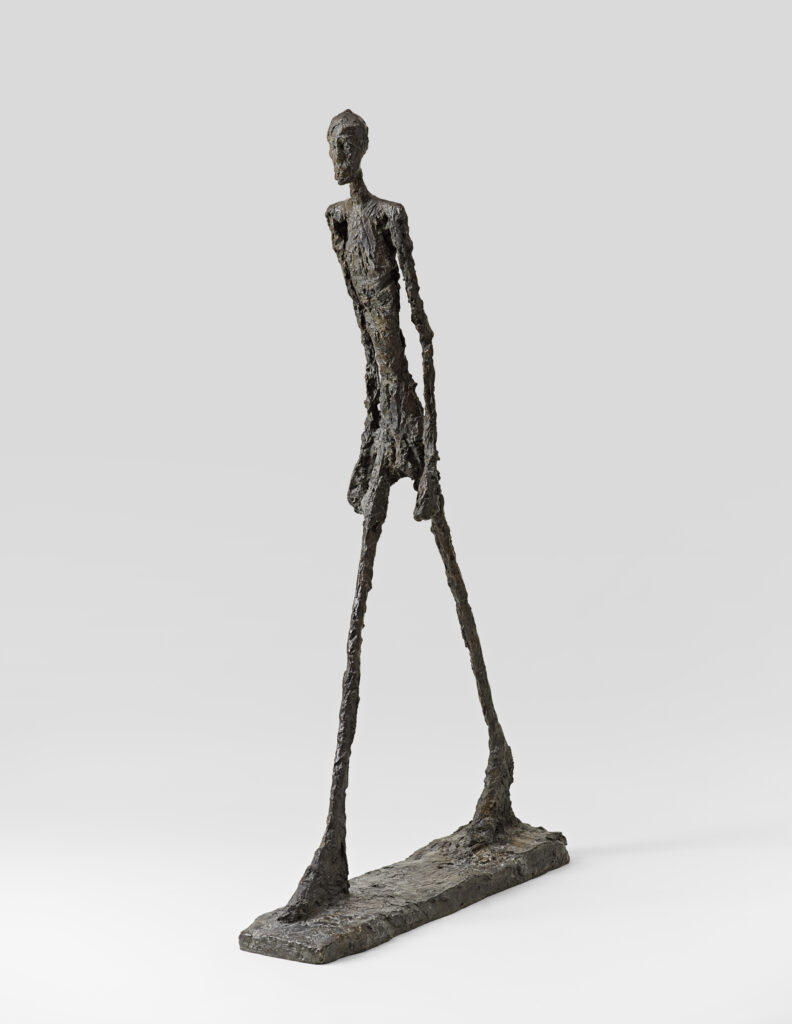 Alberto Giacometti, Schreitender Mann Ii (L’homme Qui Marche Ii), 1960, Bronze, Exemplar 4/6; bezeichnet,”Susse Fondeur Paris», 188,5 x 29,1 x 111,2 cm, Fondation Beyeler, Riehen/Basel, Sammlung Beyeler © Succession Alberto Giacometti/2022, ProLitteris, Zürich, Foto: Robert Bayer, Basel