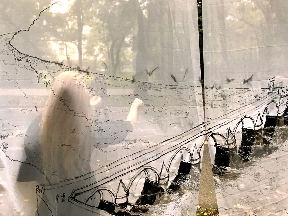 Bild aus der Ausstellung "On the road again" Künstler*innen einmal um die Welt © Olaf Osten