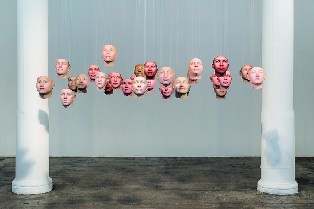 Heather Dewey-Hagborg und Chelsea E. Manning, Probably Chelsea, 2017 Installationsansicht Fridman Gallery, New York Courteesy Fridman Gallery und Heather Dewey-Hagborg / Foto: Paula Abreu Pita