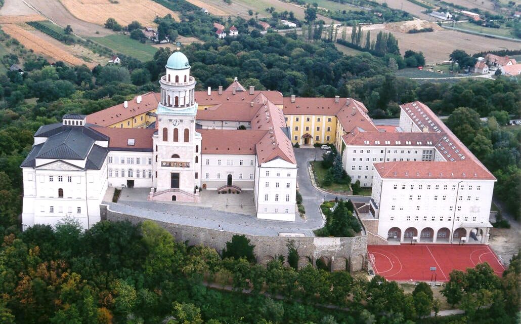 Die Benediktinerabtei von Pannonhalma