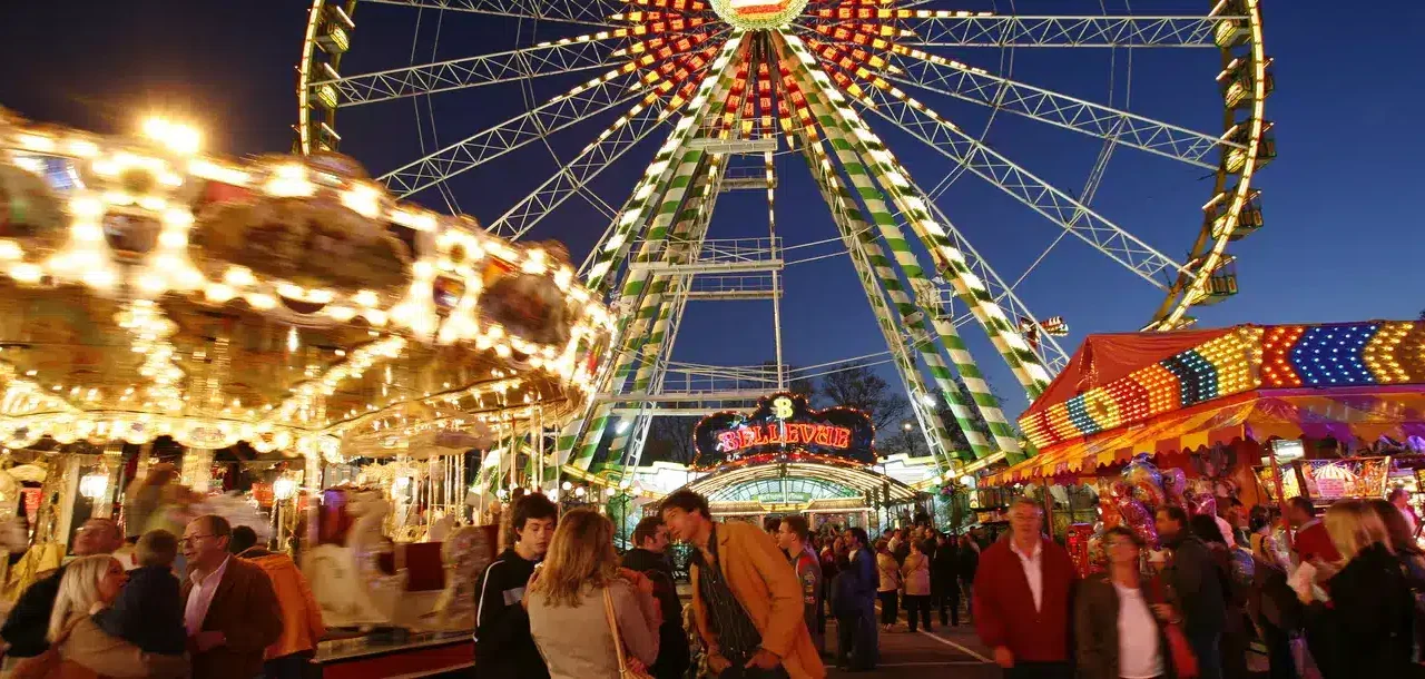 Spaß und Nervenkitzel beim „Schueberfouer“ in Luxemburg