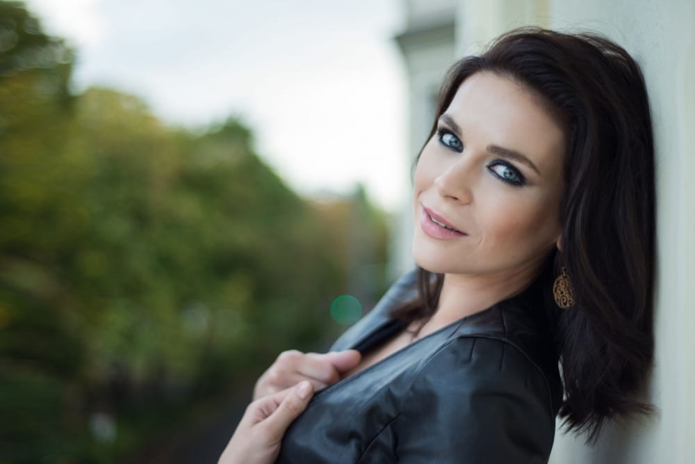 Sieglinde Feldhofer, spielt die Rolle: Elisabeth, Prinzessin von und zu Lichtenberg © Salzburger Landestheater