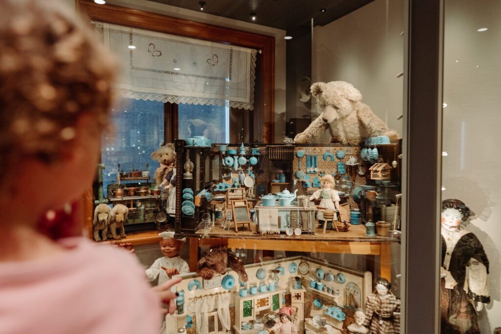 Einblicke in die Sammlung © 2023 SWMB / Foto: Henry Freitag