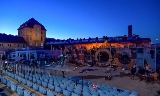 Tübinger Sommertheater 2023: Irrlichter. Ein Sommernachtstrauma