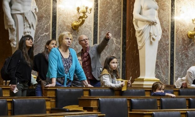 Kunst im Österreichischen Parlament