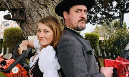 Sensemble Theater Augsburg: Familienglück - Archiviert