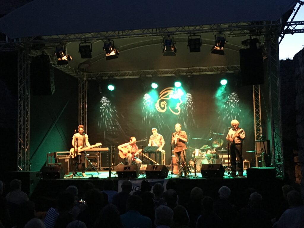 BROADLAHN © BROADLAHN