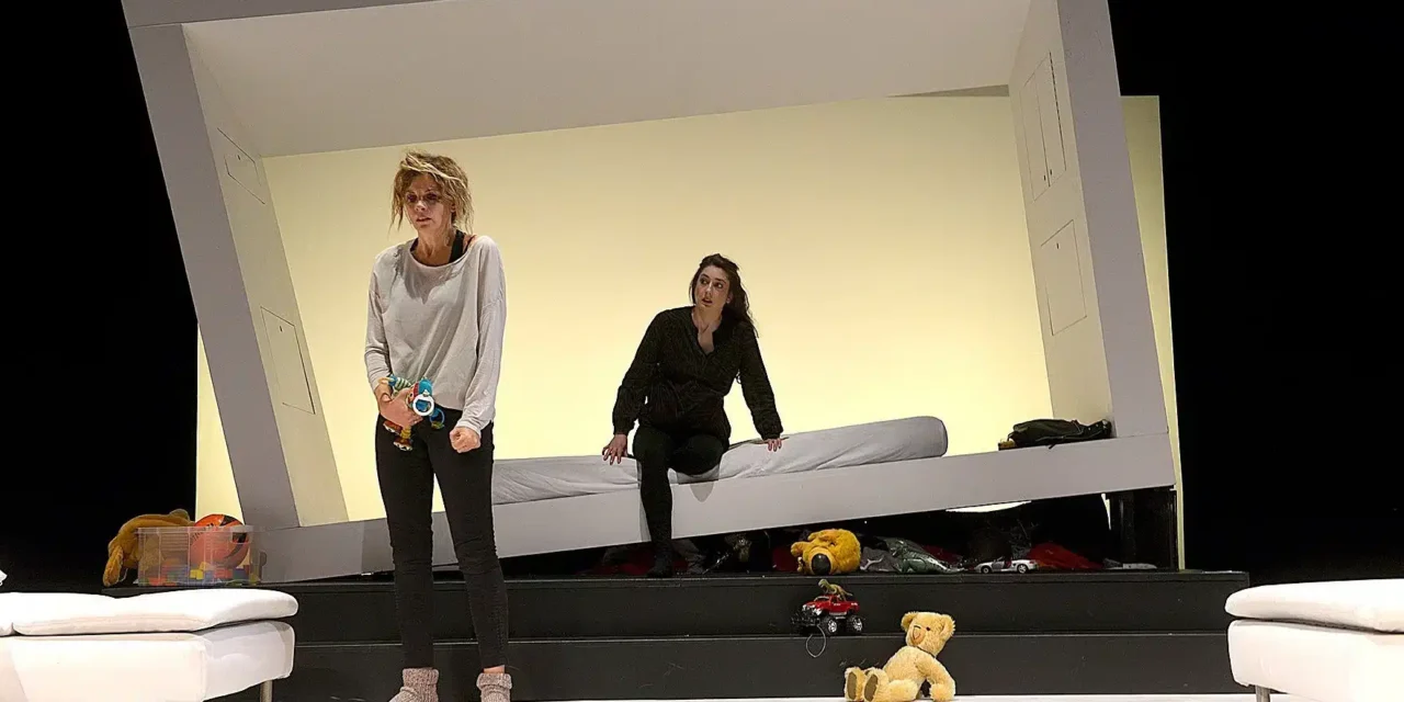 Schlosstheater Fulda: Nur drei Worte - Archiviert