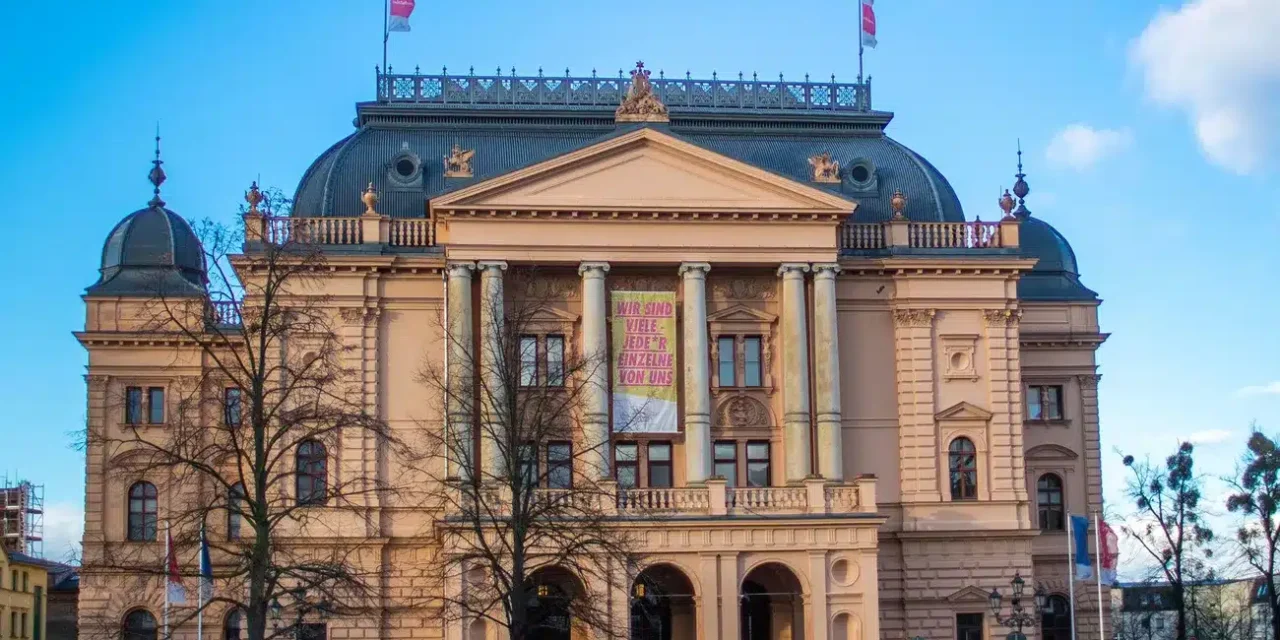Mecklenburgisches Staatstheater Schwerin: Strandrecht
