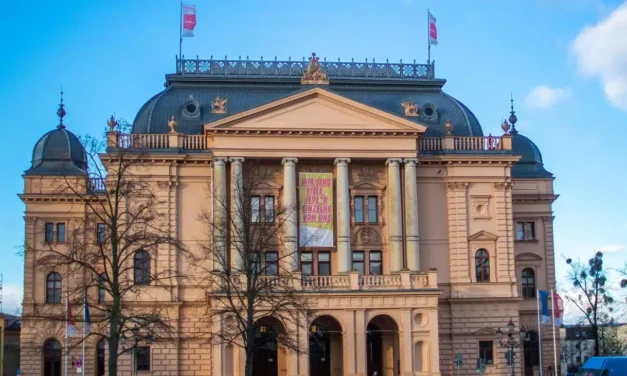 Mecklenburgisches Staatstheater Schwerin: Strandrecht