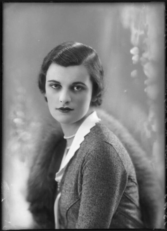 „Powder Her Face”, Die junge Margaret, Portrait 1930 von Alexander Bassano © National Portrait Gallery London