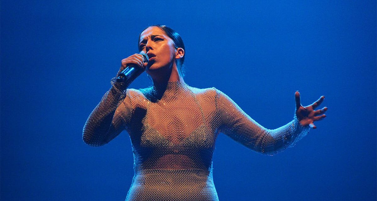 Theaterplatz vor der Semperoper Dresden: FADO - Archiviert