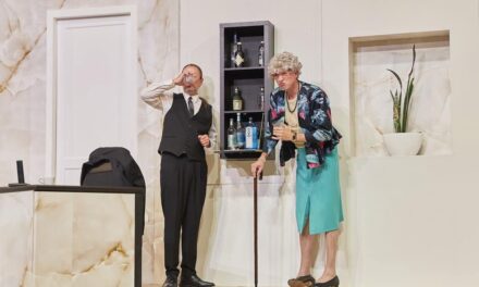 Weyher Theater Bremen: Oma wird verkauft - Archiviert