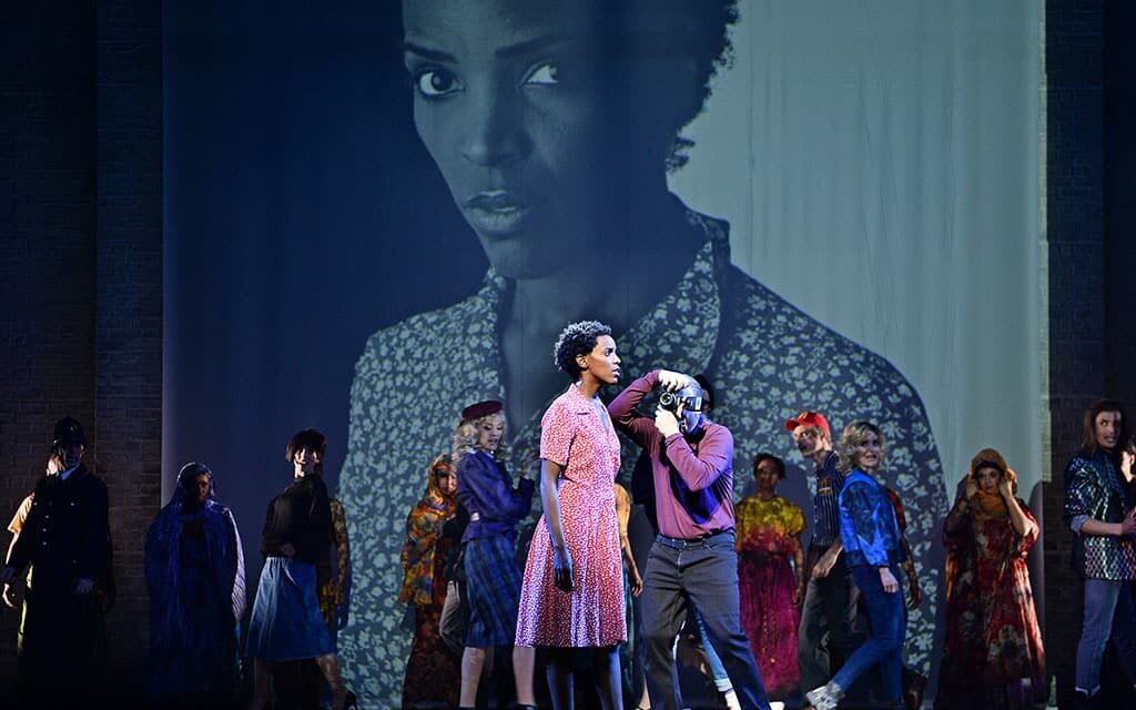 Deutsches Theater München: Wüstenblume - Archiviert