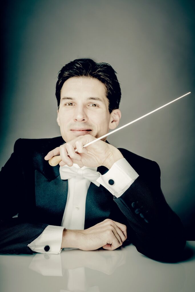 Dirigent Gordon Safari - Auftritt bei „Amusements aus Barock und Klassik” in Schloss Mannersdorf © Andrej Grilc