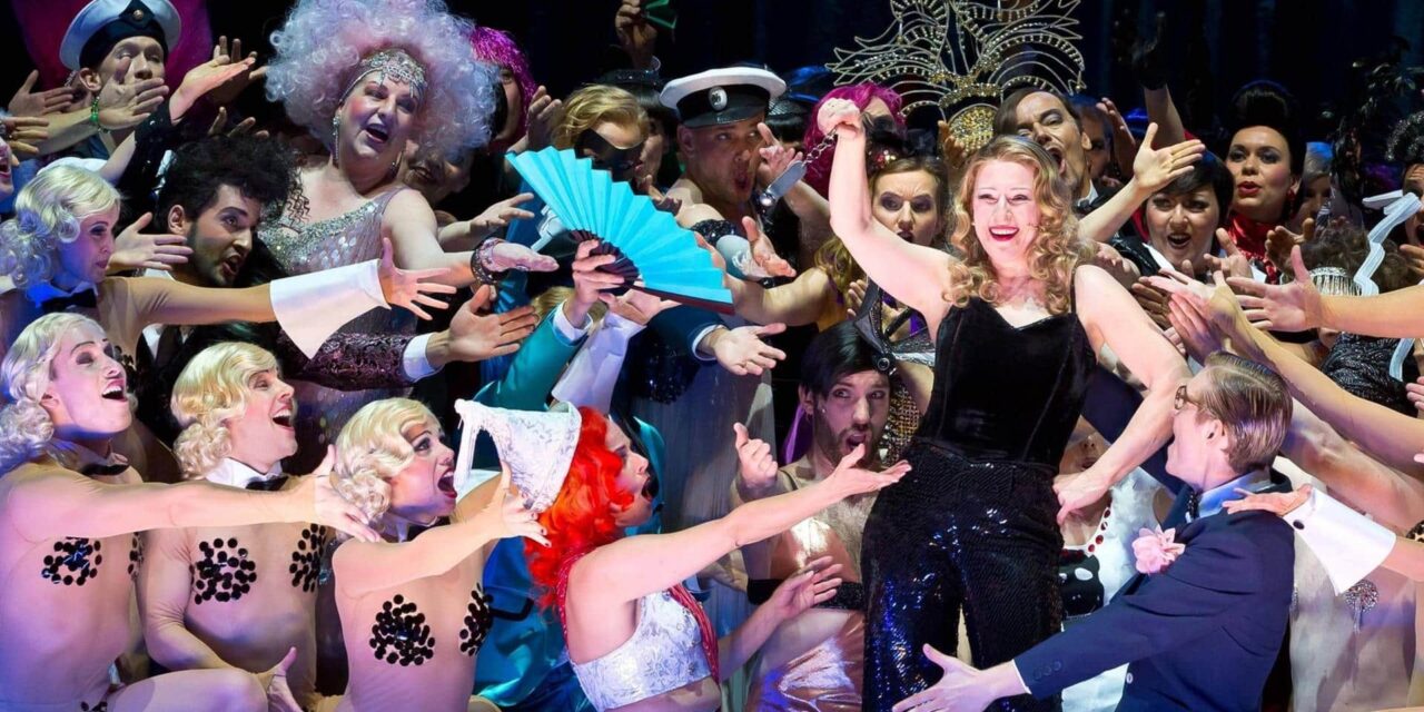 Theater Krefeld Mönchengladbach: Ball im Savoy - Archiviert