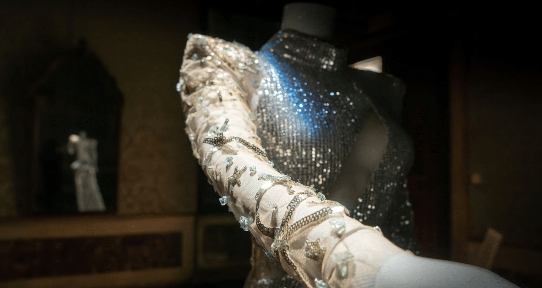 Teresa Margolles, Blowback, The Power, 2022 (Exhibition view Parasol Unit) © The artist and Galerie Peter Kilchmann, Zurich, Paris, Foto: Rafael Burillo