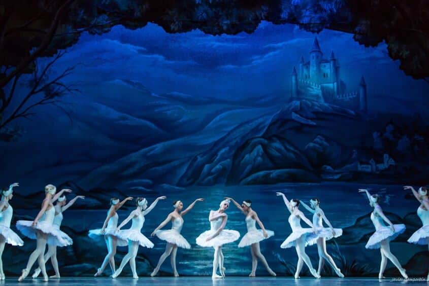 St. Petersburger Klassisches Ballett - Schwanensee © Coloss Art Production