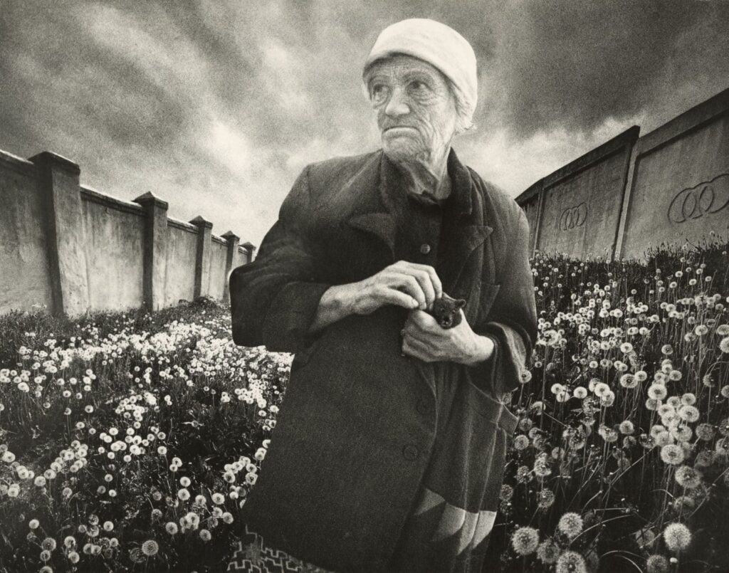 Oleksandr Suprun, Widow, 1984, Silbergelatineabzug, Collage, 30 x 40 cm,Sammlung des Museum of the Kharkiv School of Photography, Kharkiv, Ukraine, © Oleksandr Suprun