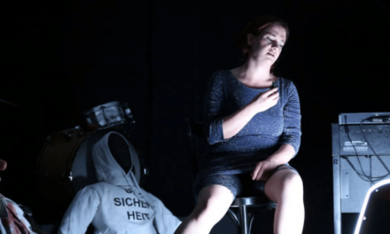 Kleines Theater Salzburg: Tinder – A fucked up night - Archiviert